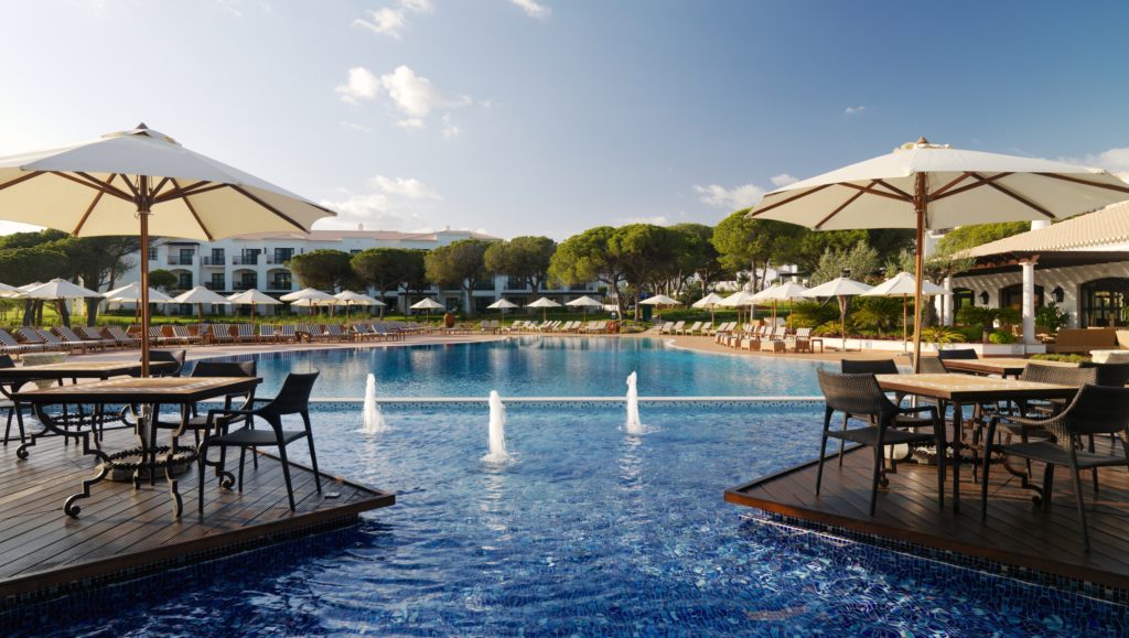 Faro Airport Transfers to Pine Cliffs Resort Taxis to Pine Cliffs Resort